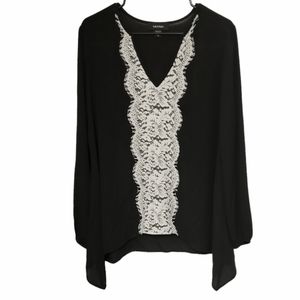 ✨️CLEARANCE✨️ Karen Kane black and white lace long sleeved blouse size M